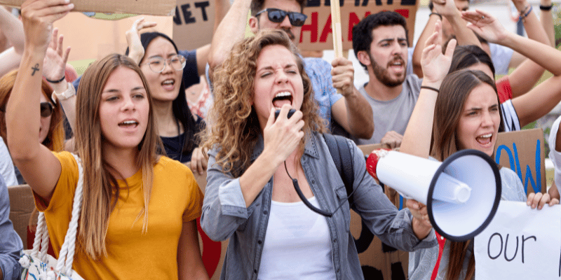 Schülerproteste in Frankreich: Droht uns das auch in Deutschland?